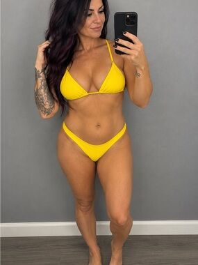 Aqua Eve Yellow Triangle Bikini Set | Women’s Size Small | Adjustable
